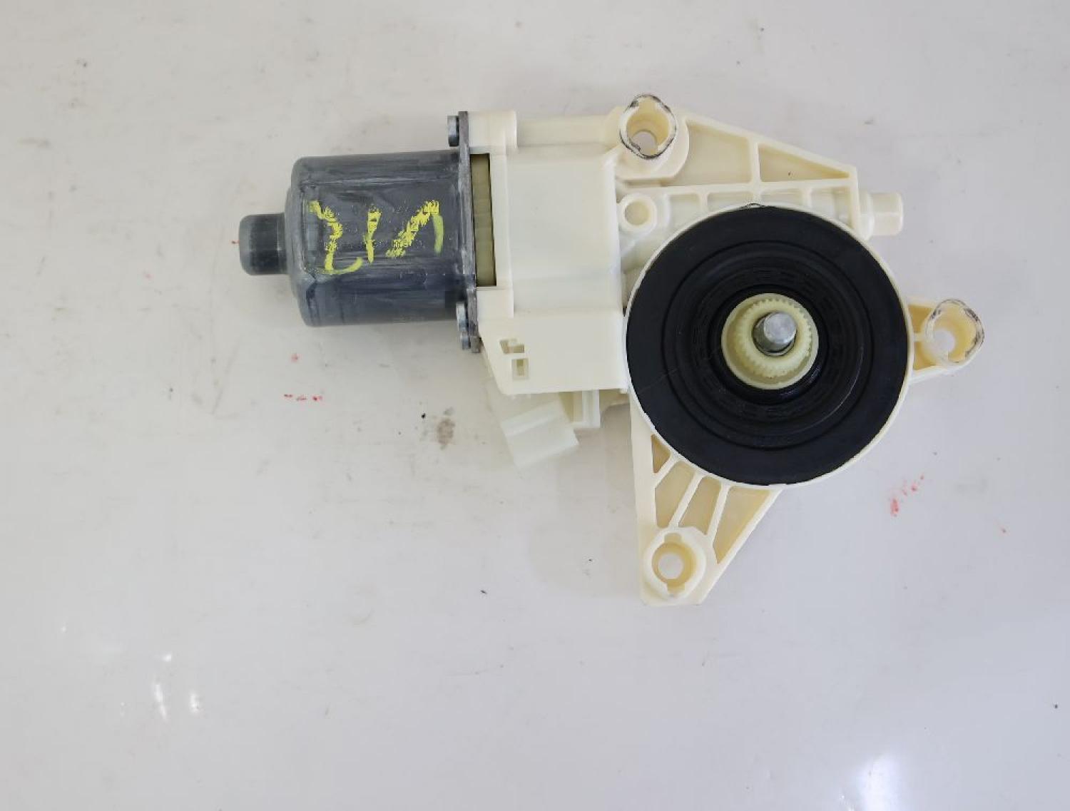 Fensterheber-Motor vorn rechts 2048200242 Mercedes C-KLASSE S 204