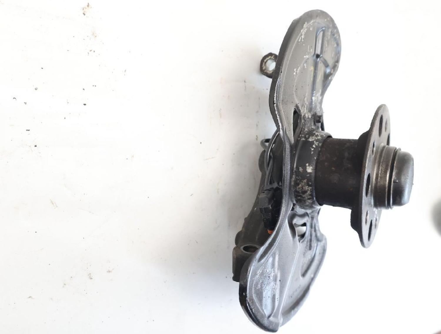 Achsschenkel vorn links 2043320101 Mercedes C-KLASSE S 204