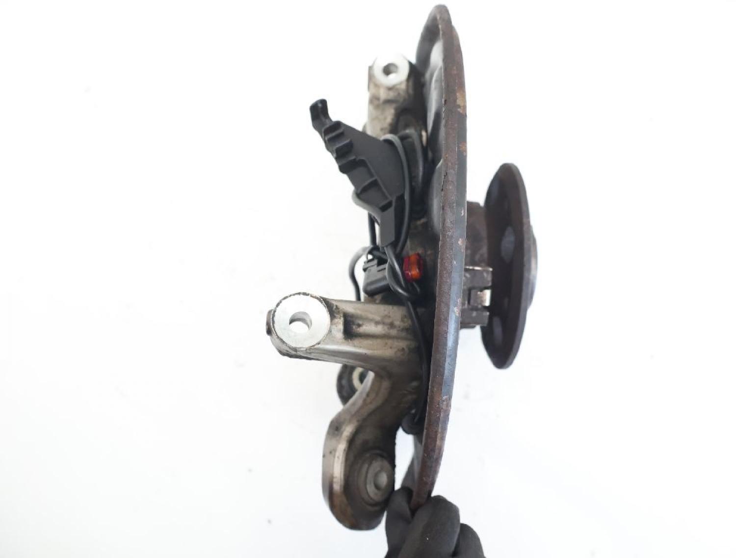 Achsschenkel hinten links 2043503108 Mercedes C-KLASSE S 204