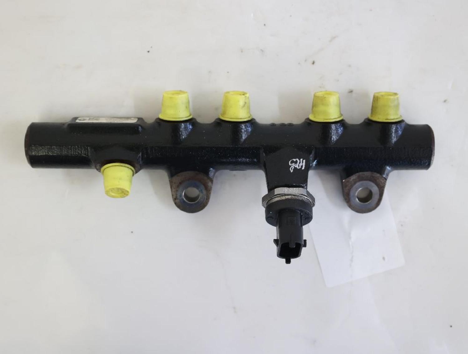 Diesel Verteilerrohr 175215346R DACIA DOKKER KE