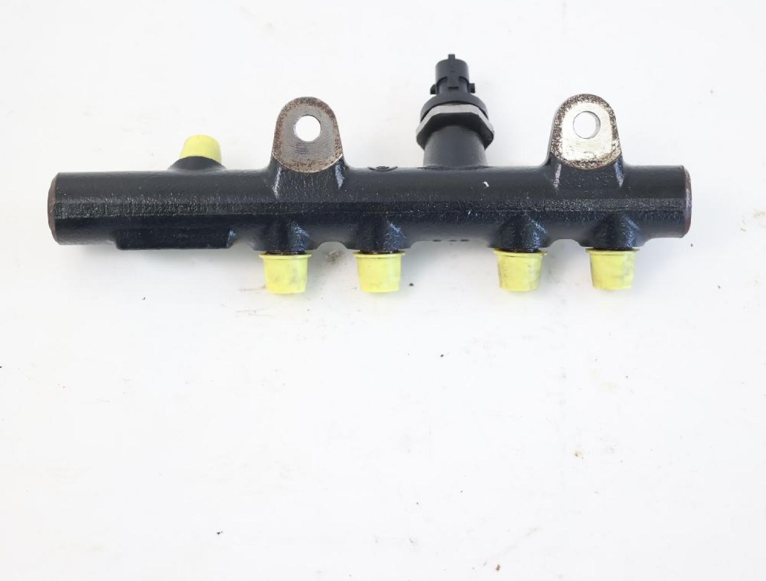 Diesel Verteilerrohr 175215346R DACIA DOKKER KE