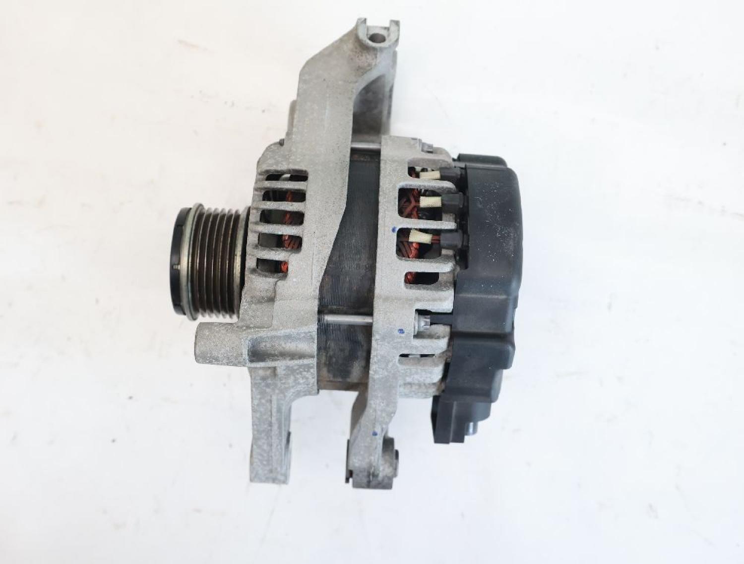 Lichtmaschine 373002U200 Hyundai i30 PDE