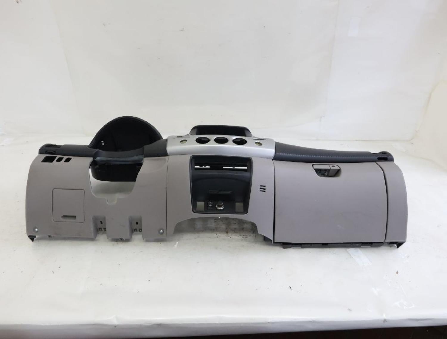 Armaturenbrett 8000A378XA Mitsubishi L 200 4 KB4T