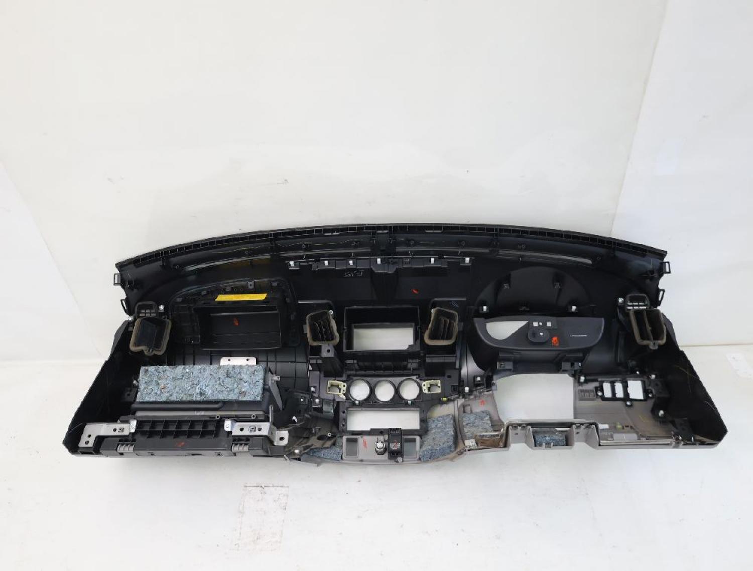 Armaturenbrett 8000A378XA Mitsubishi L 200 4 KB4T