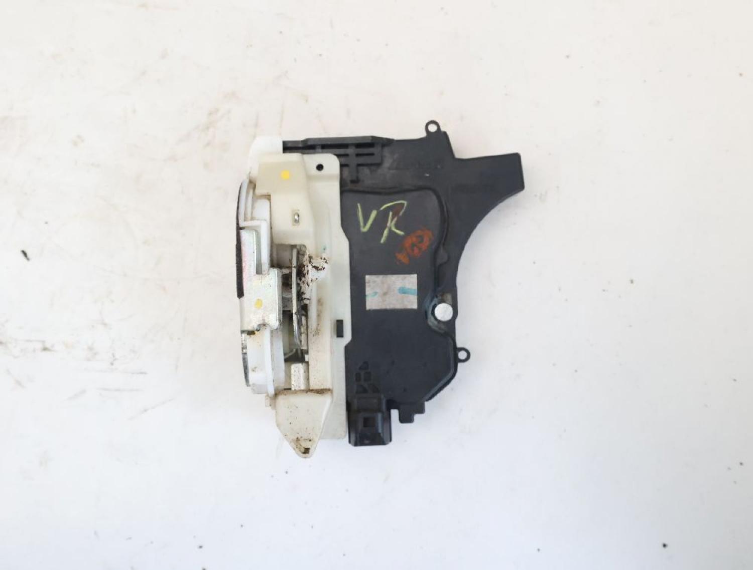 Türschloß vorn rechts 5715A486 Mitsubishi L 200 4 KB4T