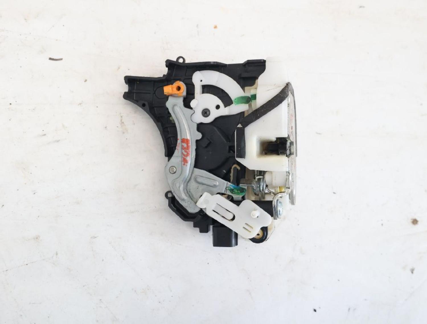 Türschloß hinten rechts 5745A094 Mitsubishi L 200 4 KB4T