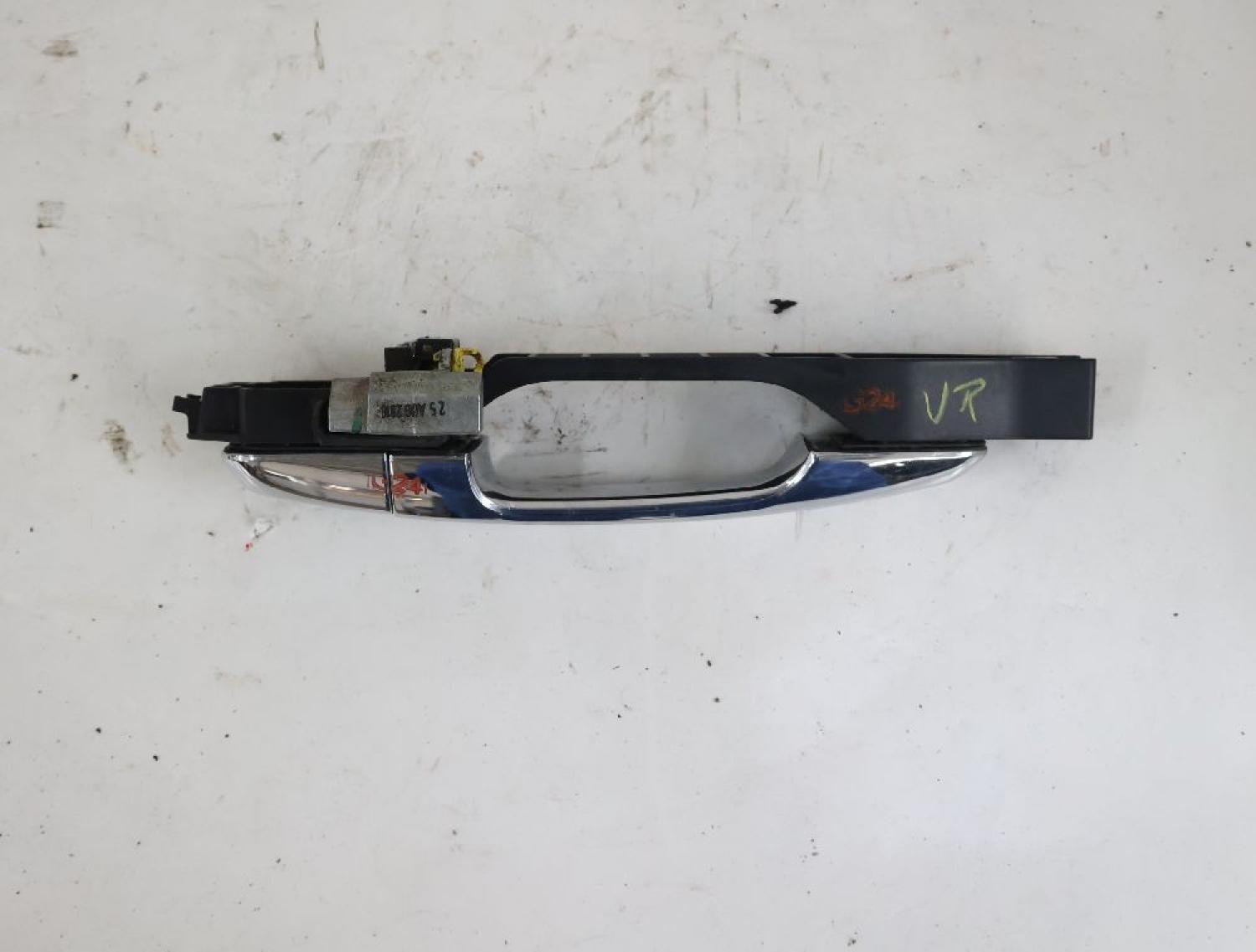 Türgriff außen vorn rechts 5716A032 Mitsubishi L 200 4 KB4T