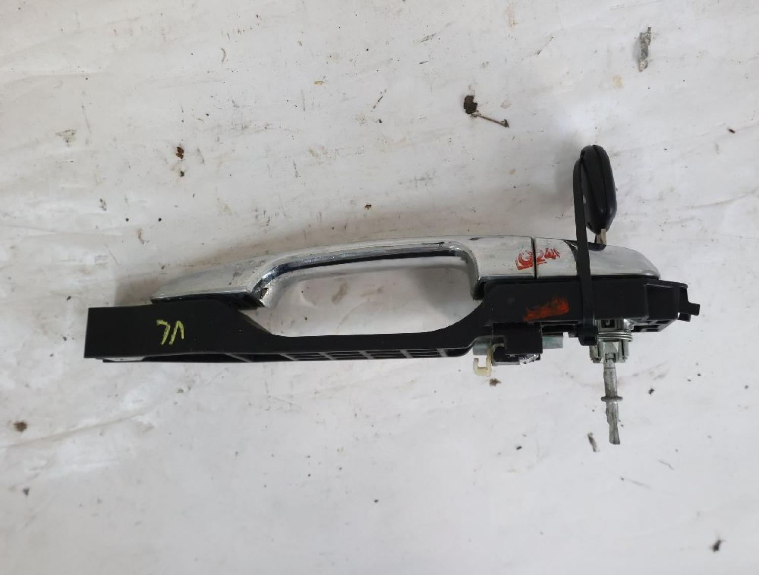 Türgriff außen vorn links 5716A032 Mitsubishi L 200 4 KB4T