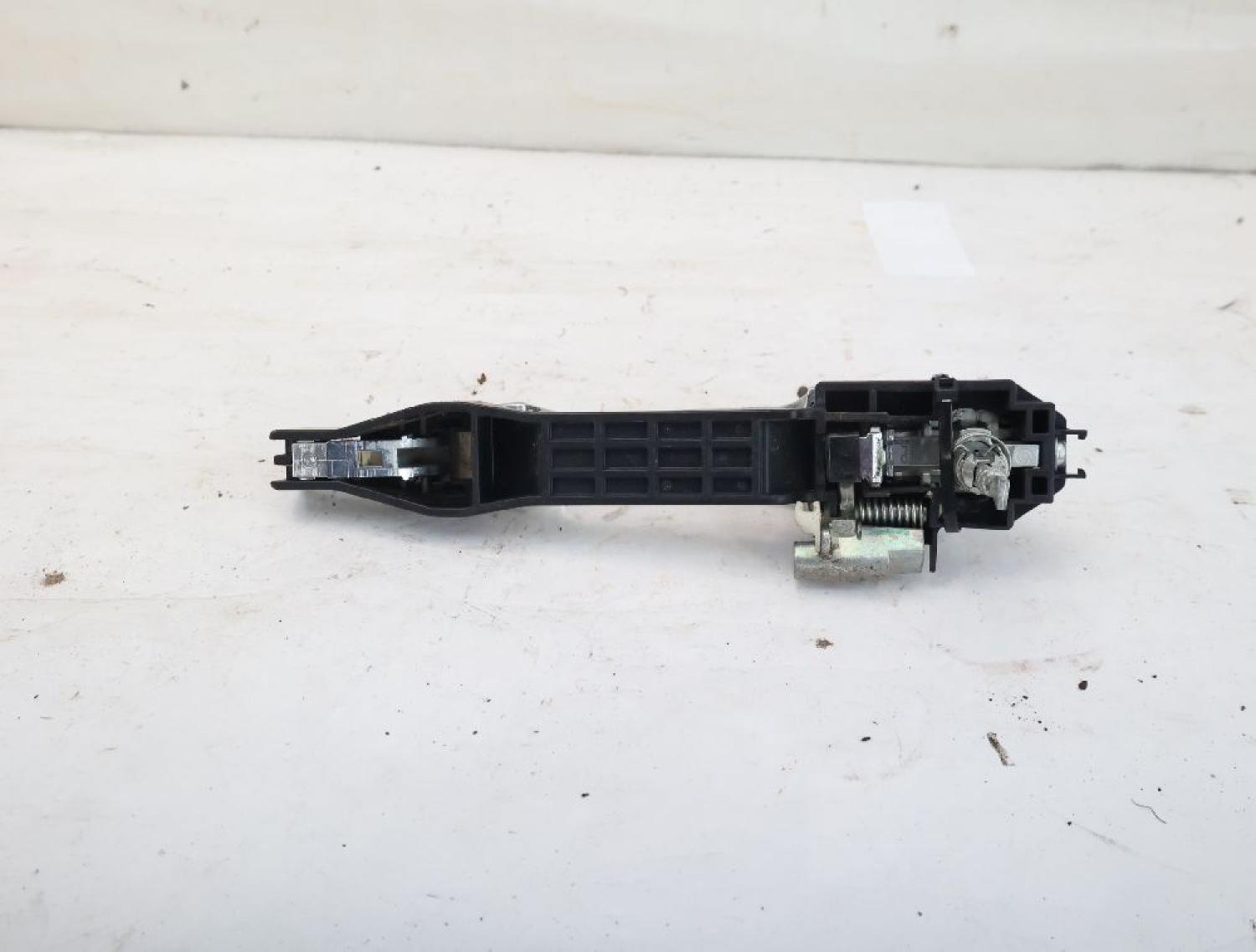 Türgriff außen vorn links 5716A032 Mitsubishi L 200 4 KB4T