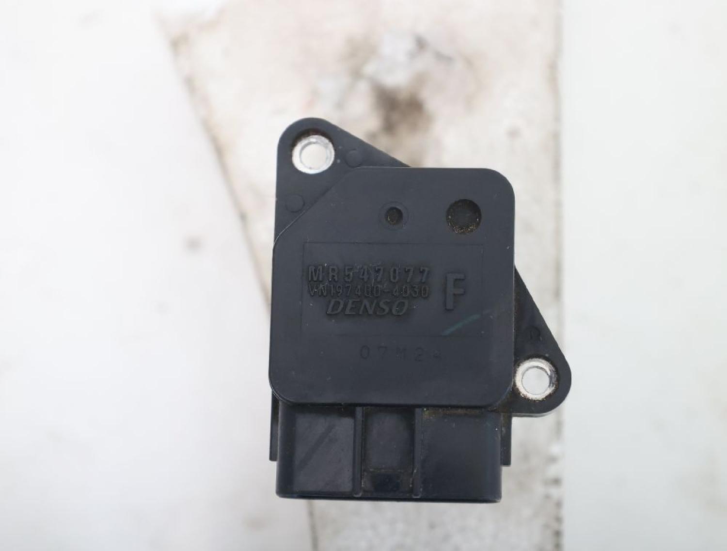 Luftmassenmesser MR547077 Mitsubishi L 200 4 KB4T