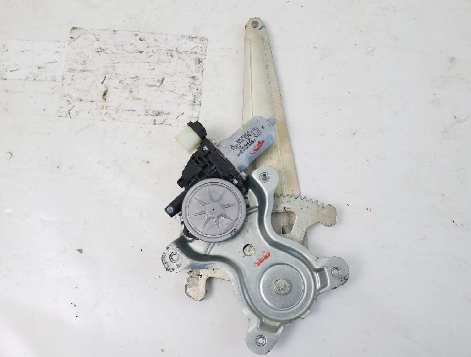 Fensterheber elektrisch hinten links MN182354 Mitsubishi L 200 4 KB4T