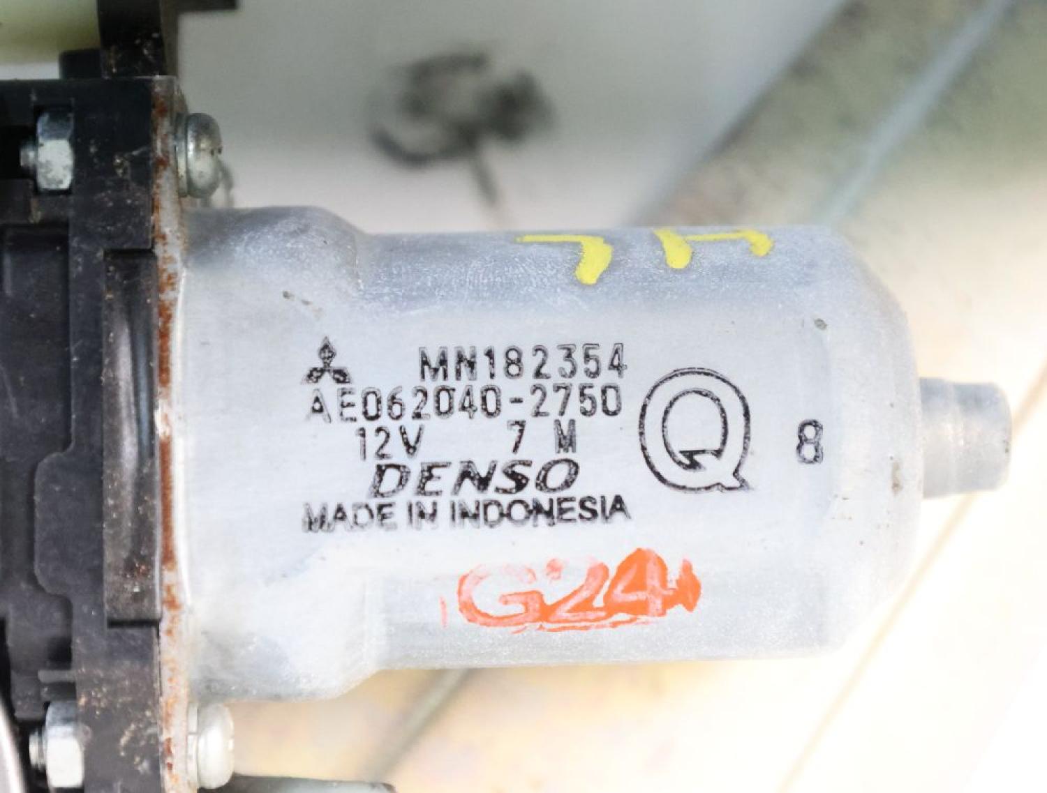 Fensterheber elektrisch hinten links MN182354 Mitsubishi L 200 4 KB4T