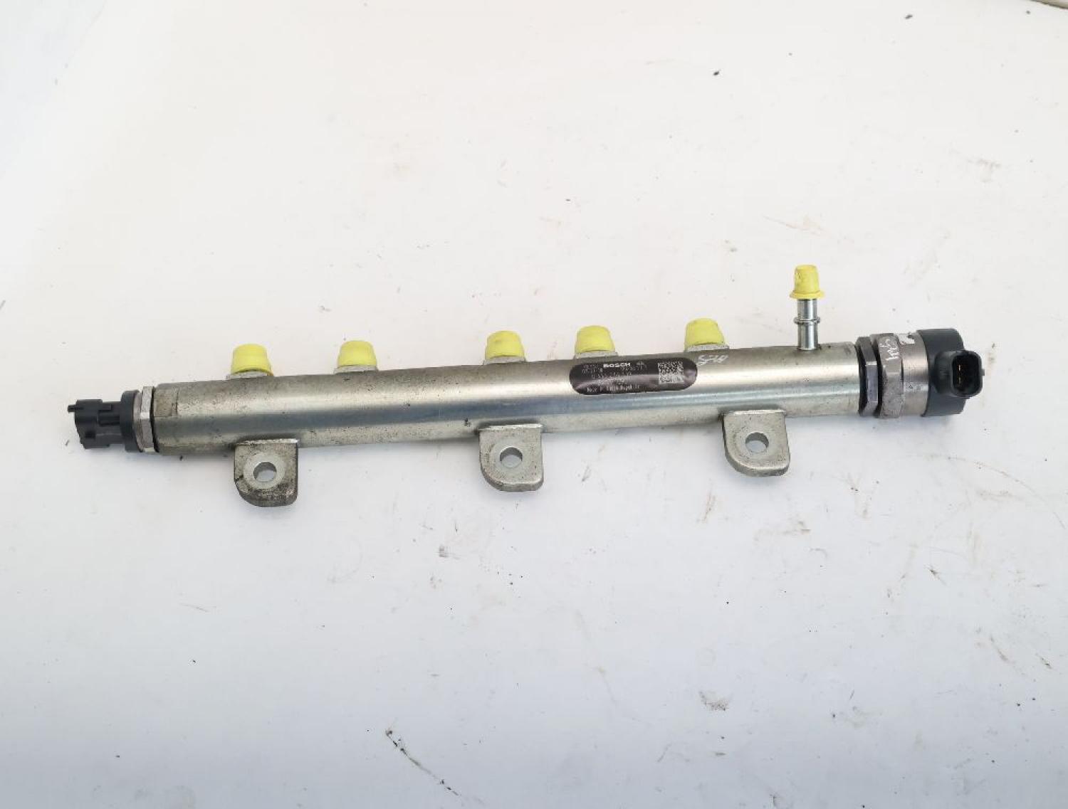 Diesel Verteilerrohr 68027607AA Dodge NITRO