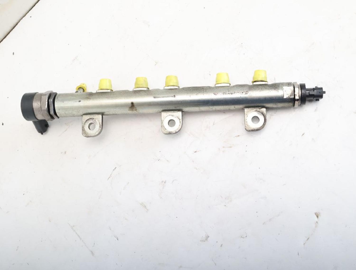 Diesel Verteilerrohr 68027607AA Dodge NITRO