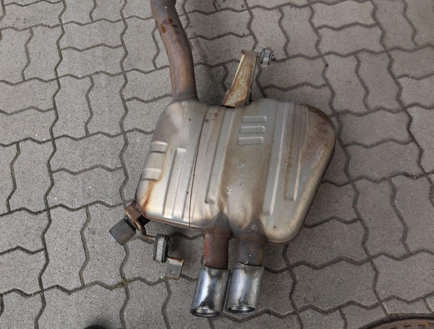 Auspuff / Schalldämpfer hinten 7807110 BMW 5er Touring F11