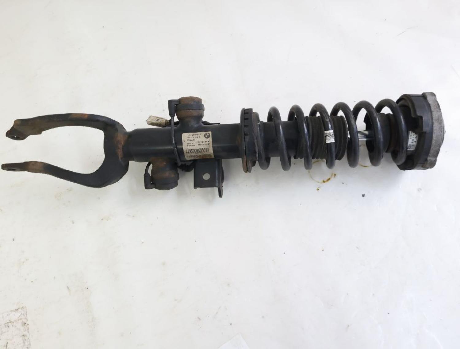 Federbein vorn links 37116852929 BMW 5er Touring F11