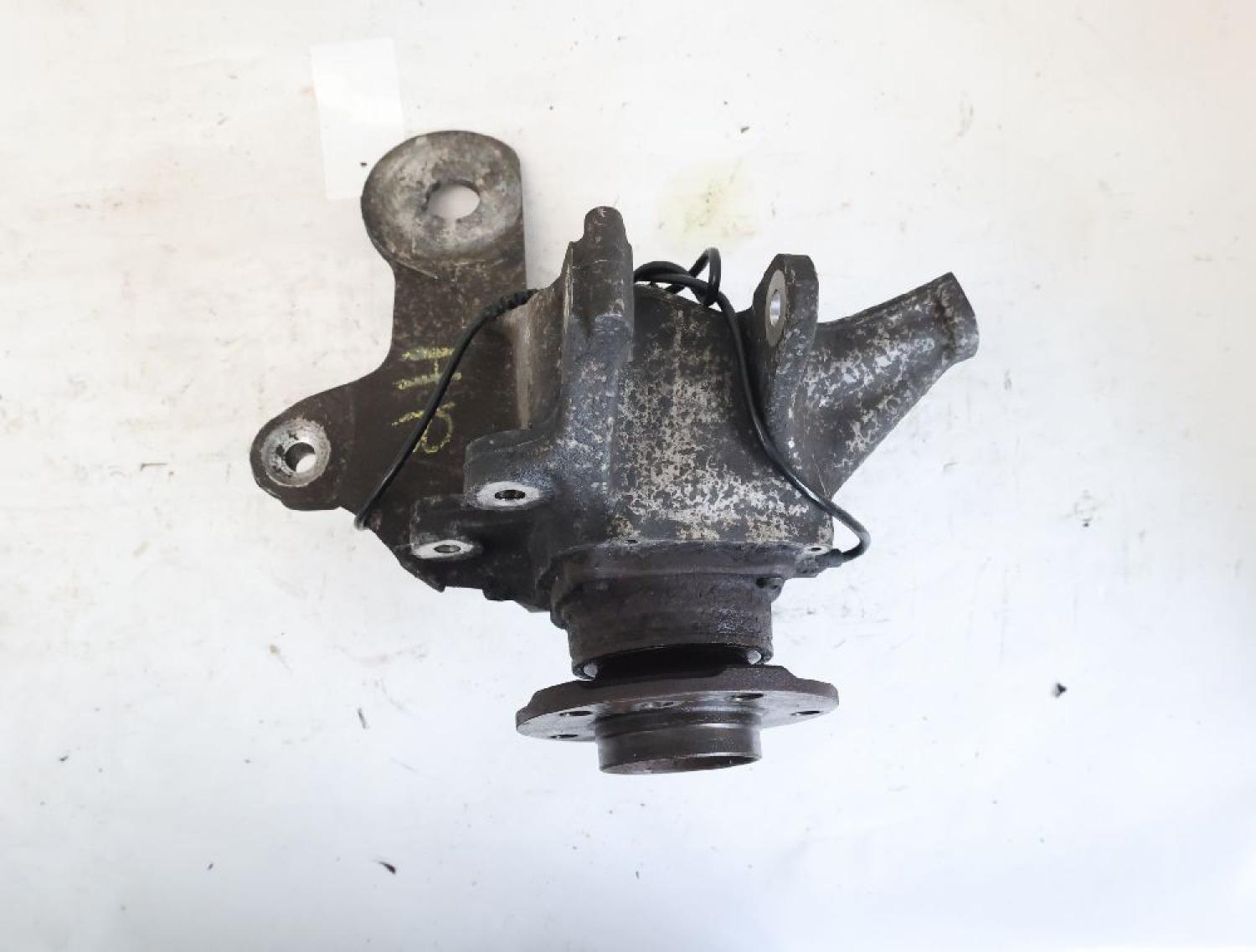 Achsschenkel hinten rechts 6796100 BMW 5er Touring F11