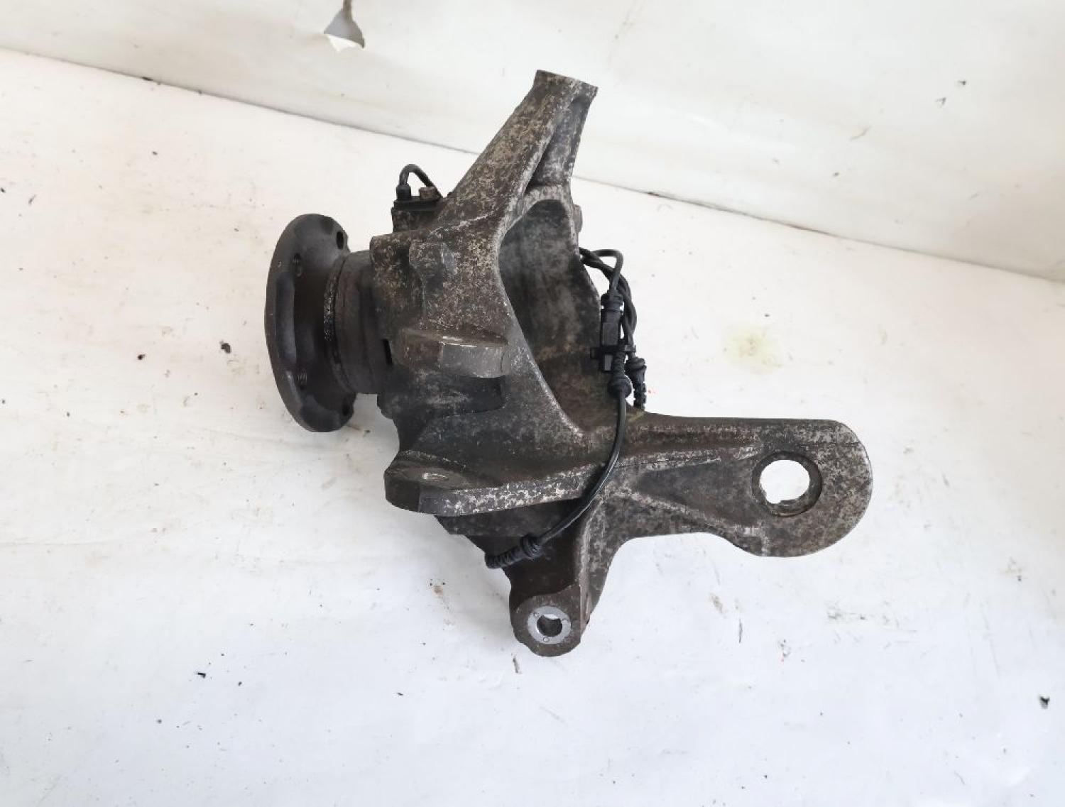 Achsschenkel hinten rechts 6796100 BMW 5er Touring F11