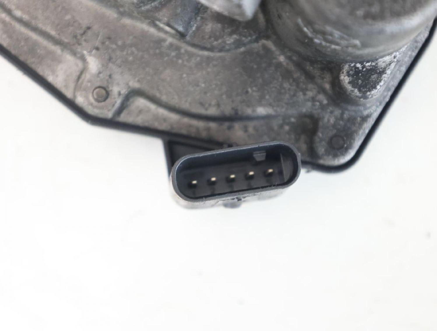 Drosselklappenstutzen 13547810752 BMW 5er Touring F11