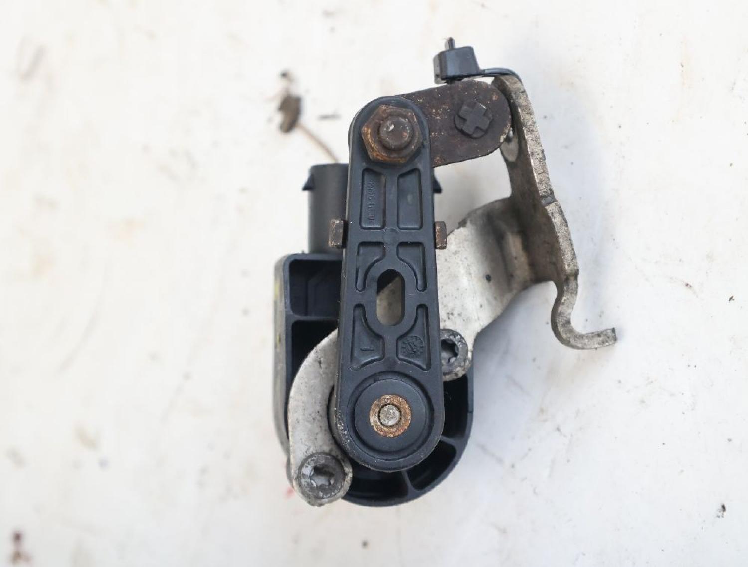 Sensor Niveauregulierung 37146784072 BMW 5er Touring F11