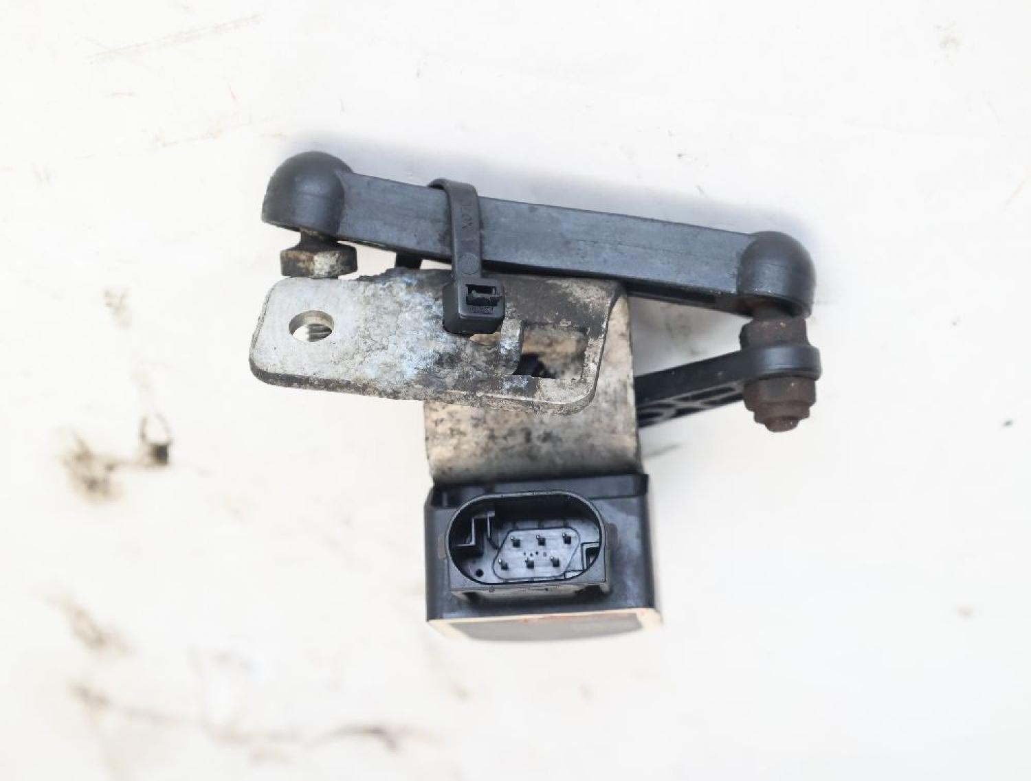 Sensor Niveauregulierung 37146784075 BMW 5er Touring F11