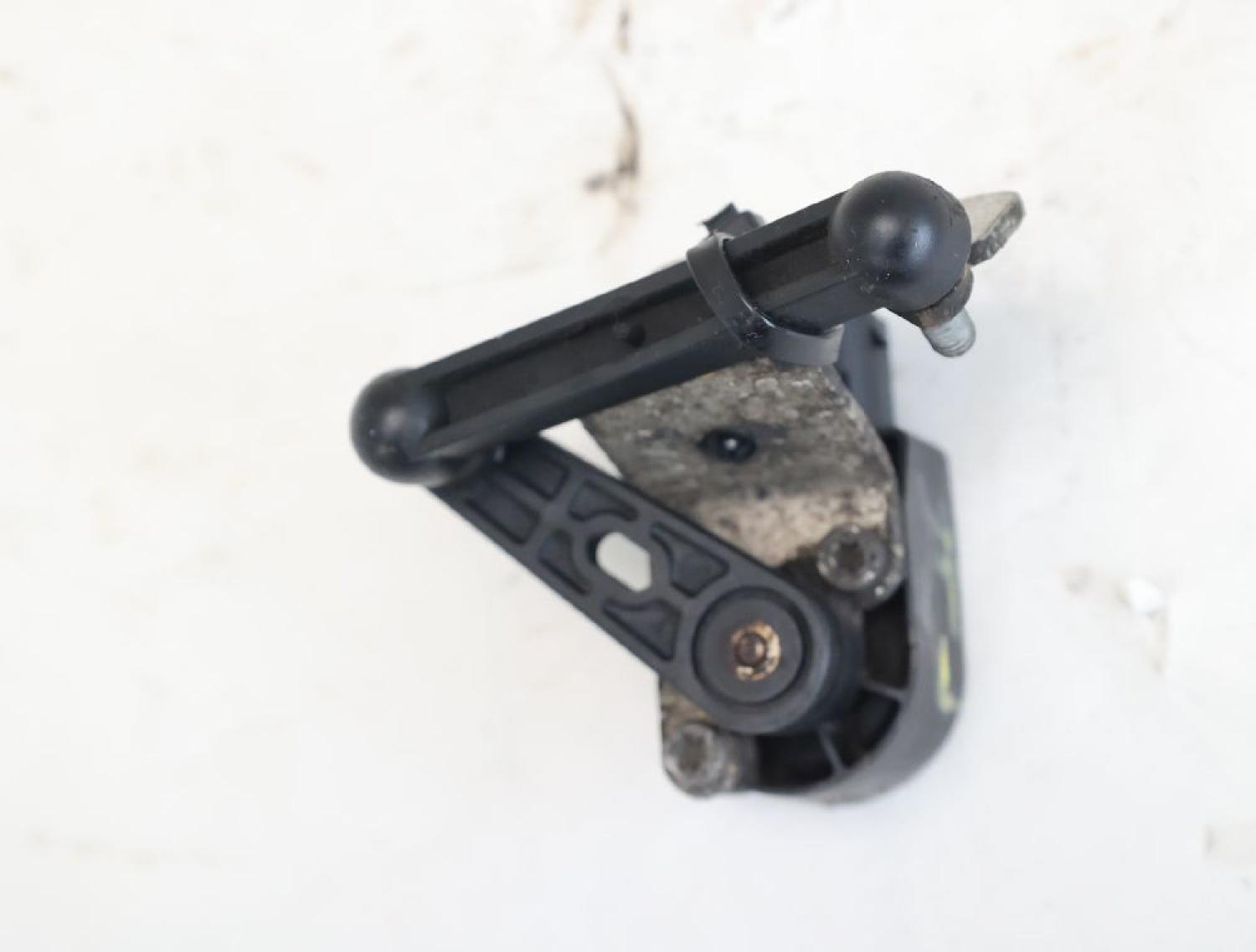 Sensor Niveauregulierung 37146784075 BMW 5er Touring F11