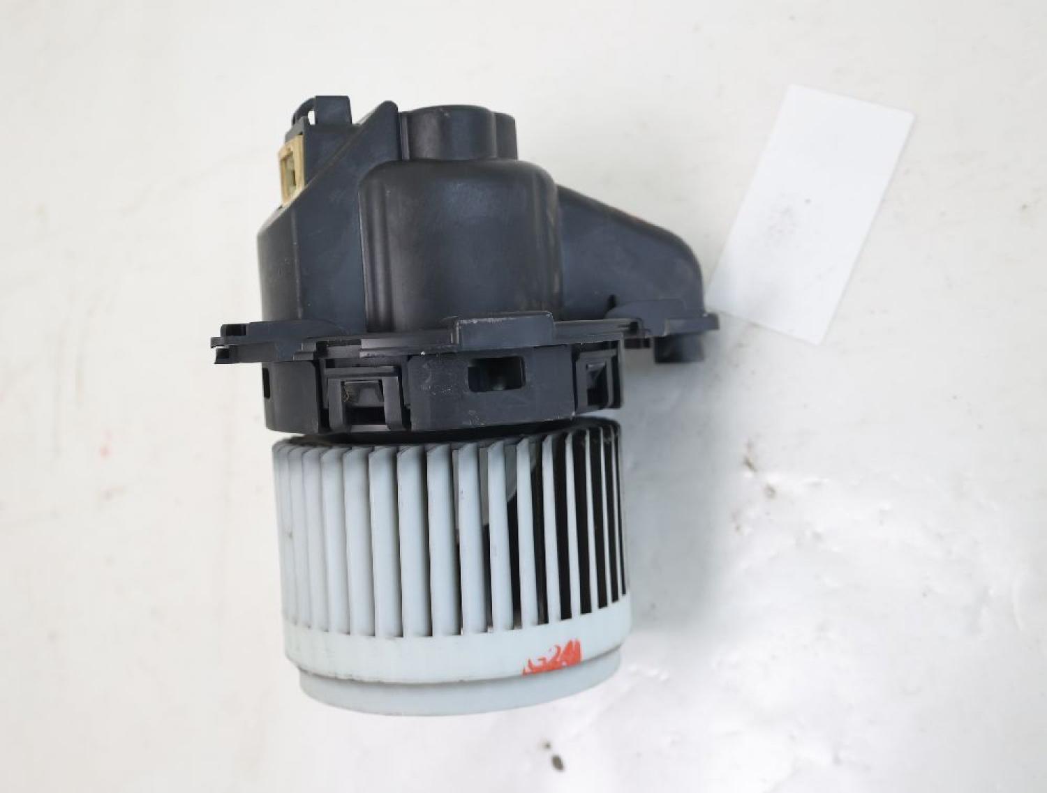 Heizgebläsemotor 272102988R DACIA DOKKER KE