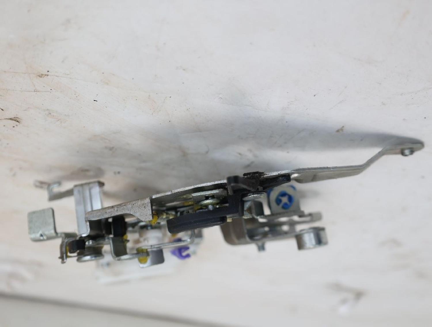 Türschloß hinten rechts 825087319R DACIA DOKKER KE