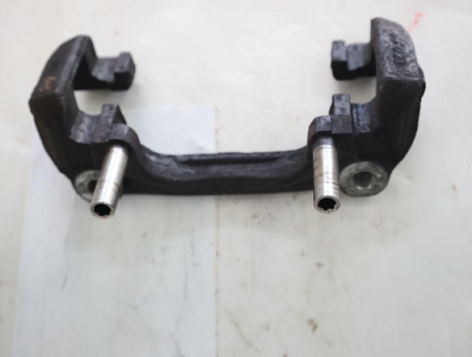 Bremssattelträger vorn links 465013096R DACIA DOKKER KE