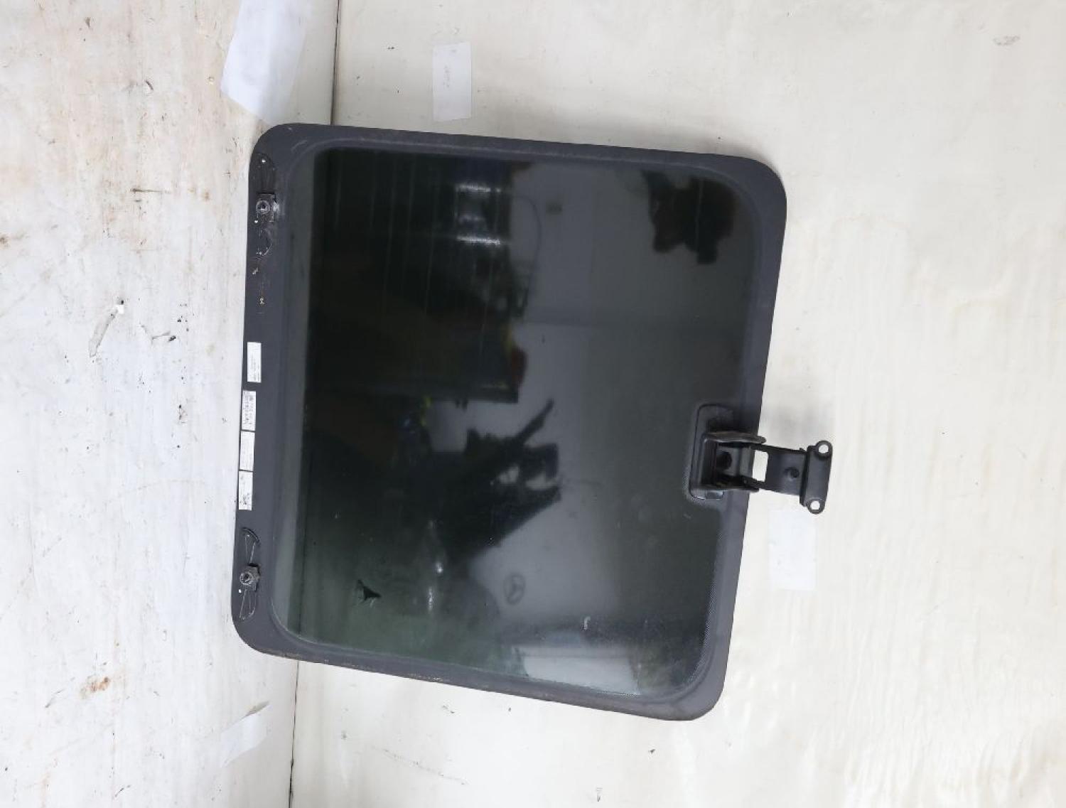 Scheibe Tür hinten rechts 9066700306 Mercedes SPRINTER 906