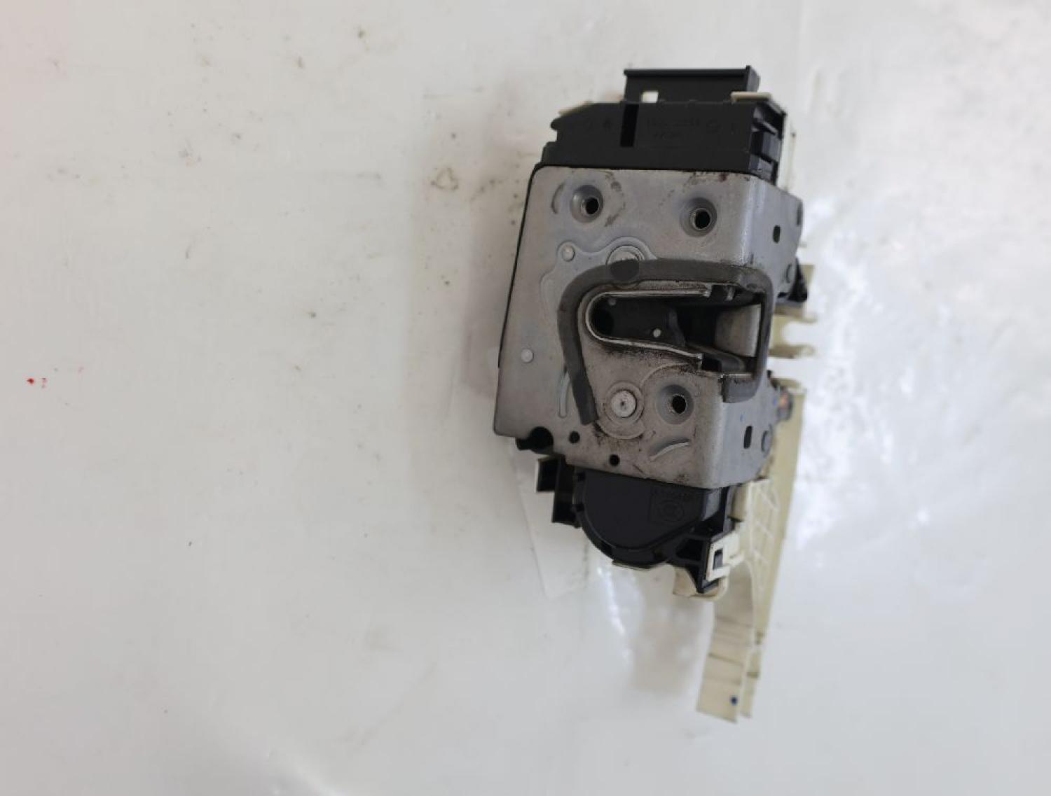 Türschloß vorn links 9067202135 Mercedes SPRINTER 906