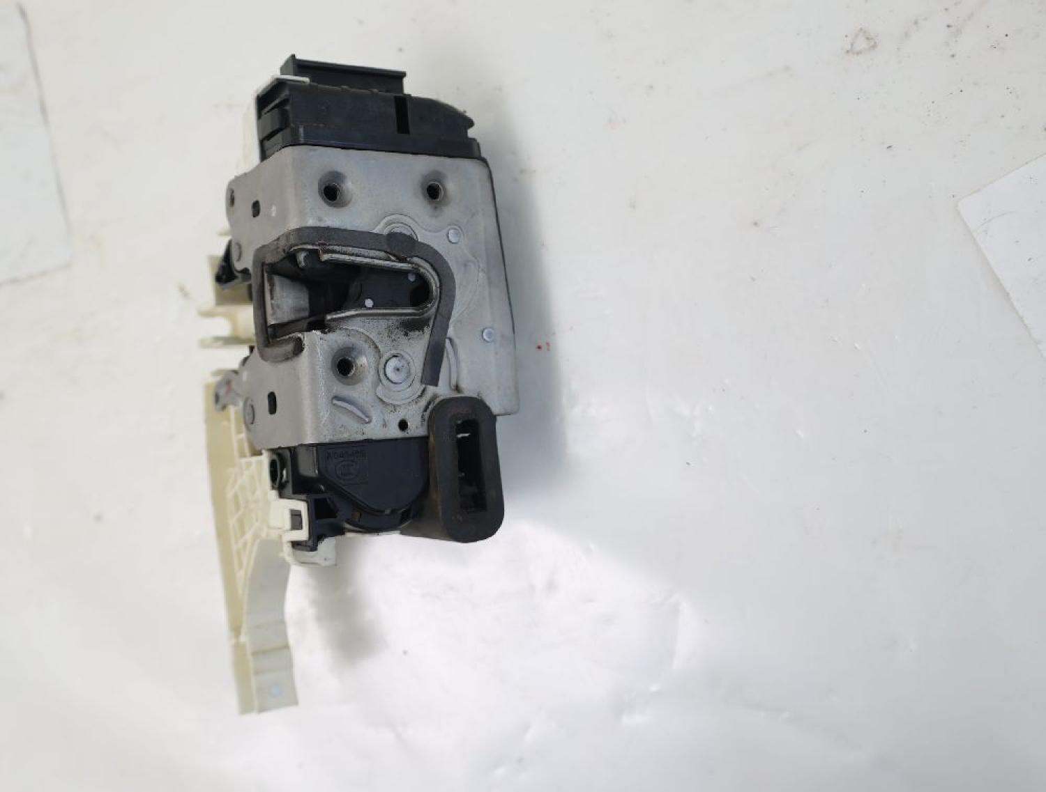 Türschloß hinten rechts 9067302935 Mercedes SPRINTER 906