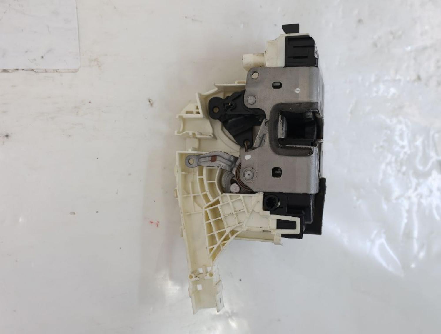Türschloß hinten rechts 9067302935 Mercedes SPRINTER 906