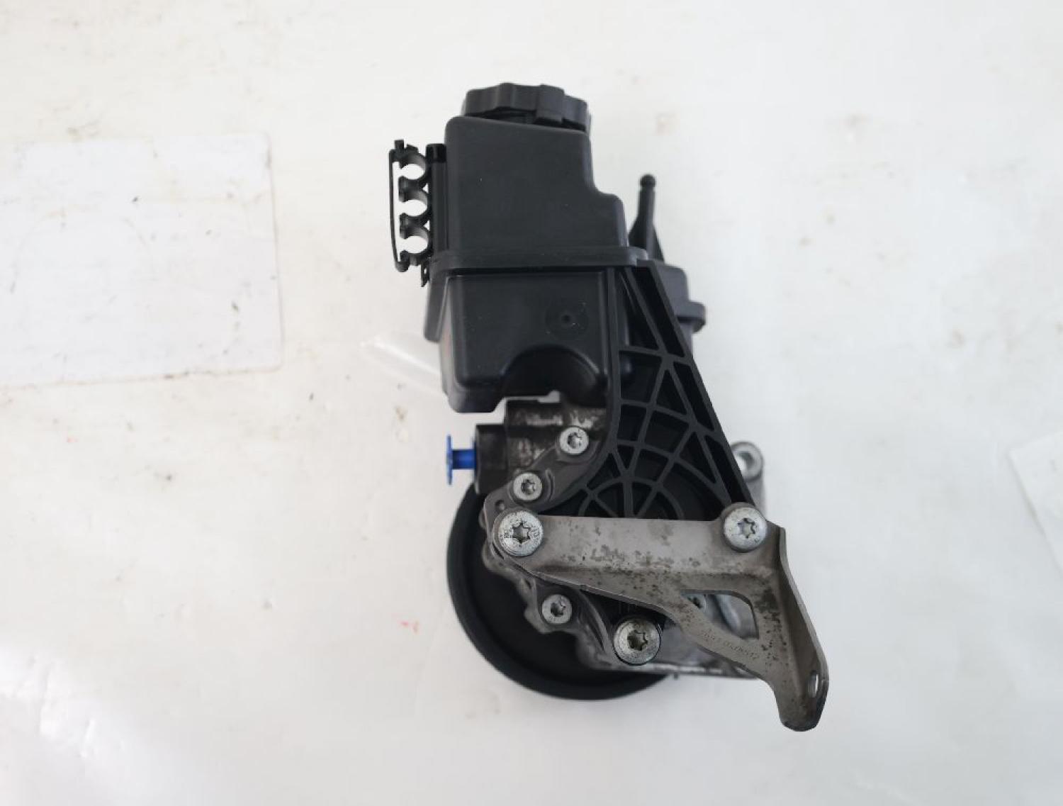 Lenkung Servopumpe 0064667801 Mercedes SPRINTER 906
